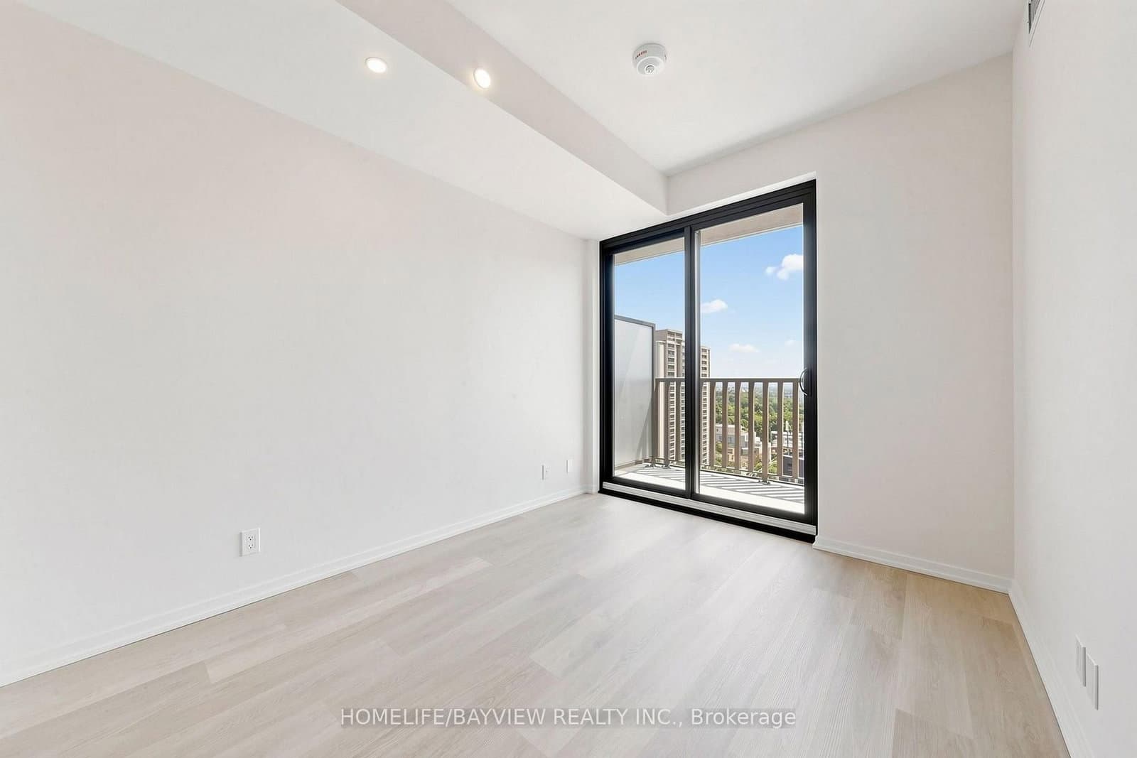109 Erskine Avenue, Unit 1706 thumbnail 15