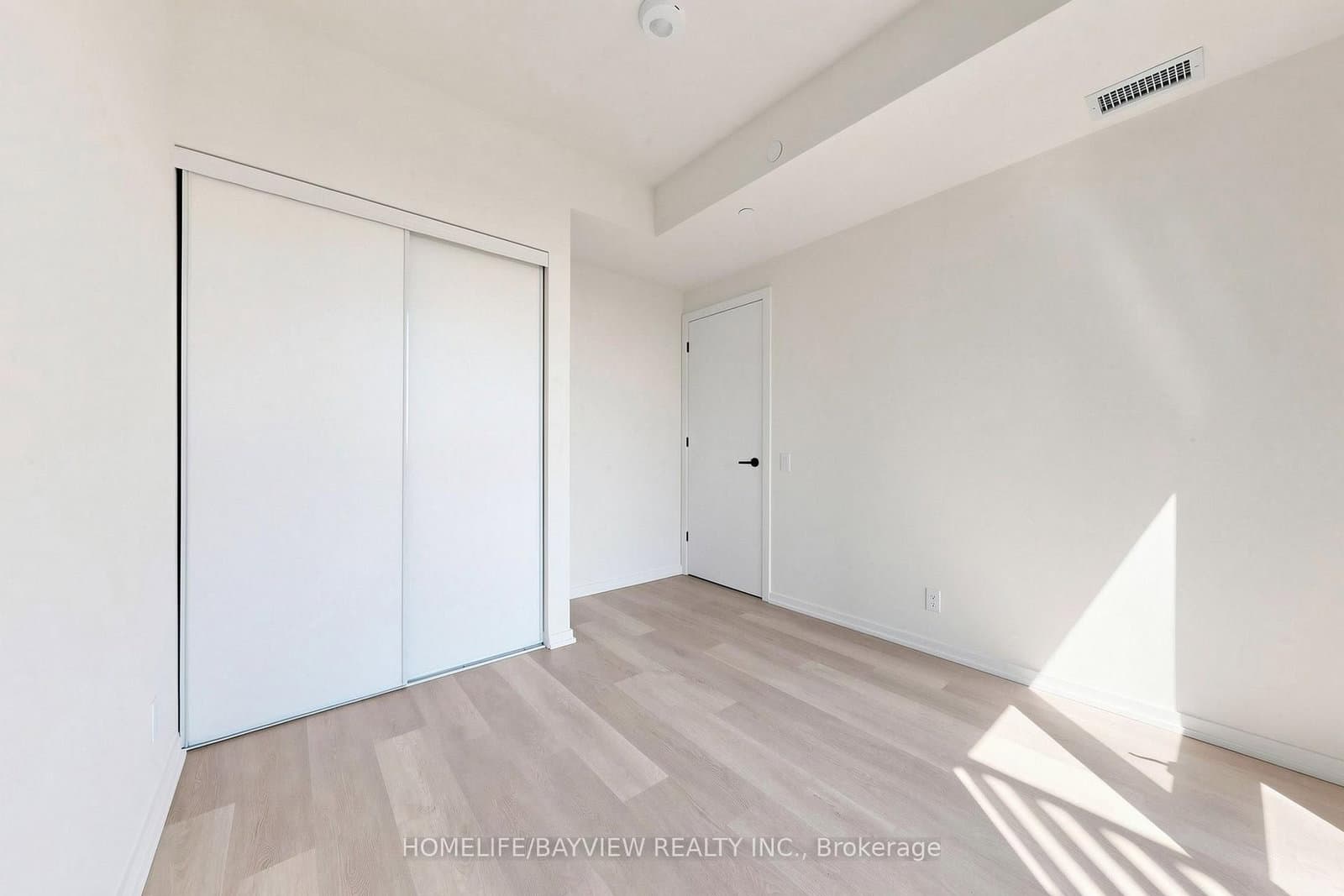 109 Erskine Avenue, Unit 1706 thumbnail 17