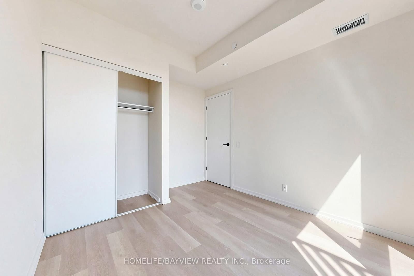 109 Erskine Avenue, Unit 1706 thumbnail 18