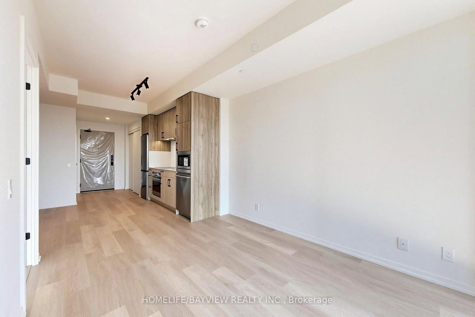 109 Erskine Avenue, Unit 1706 thumbnail 3