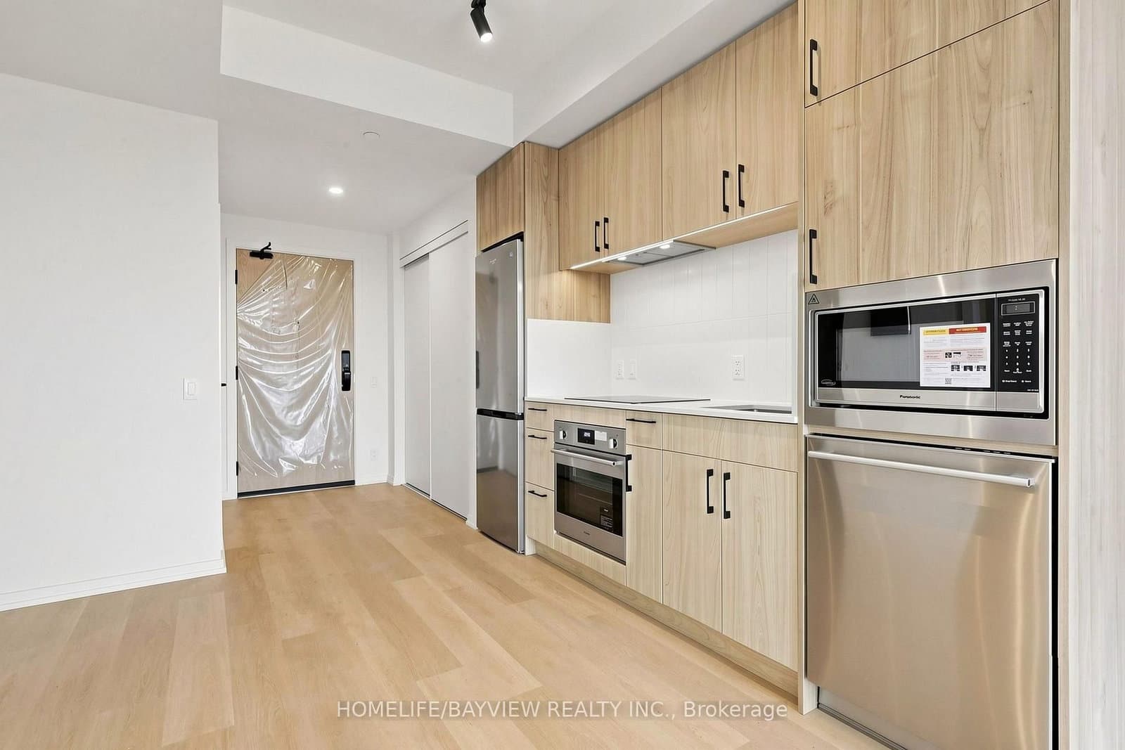 109 Erskine Avenue, Unit 1706 thumbnail 8