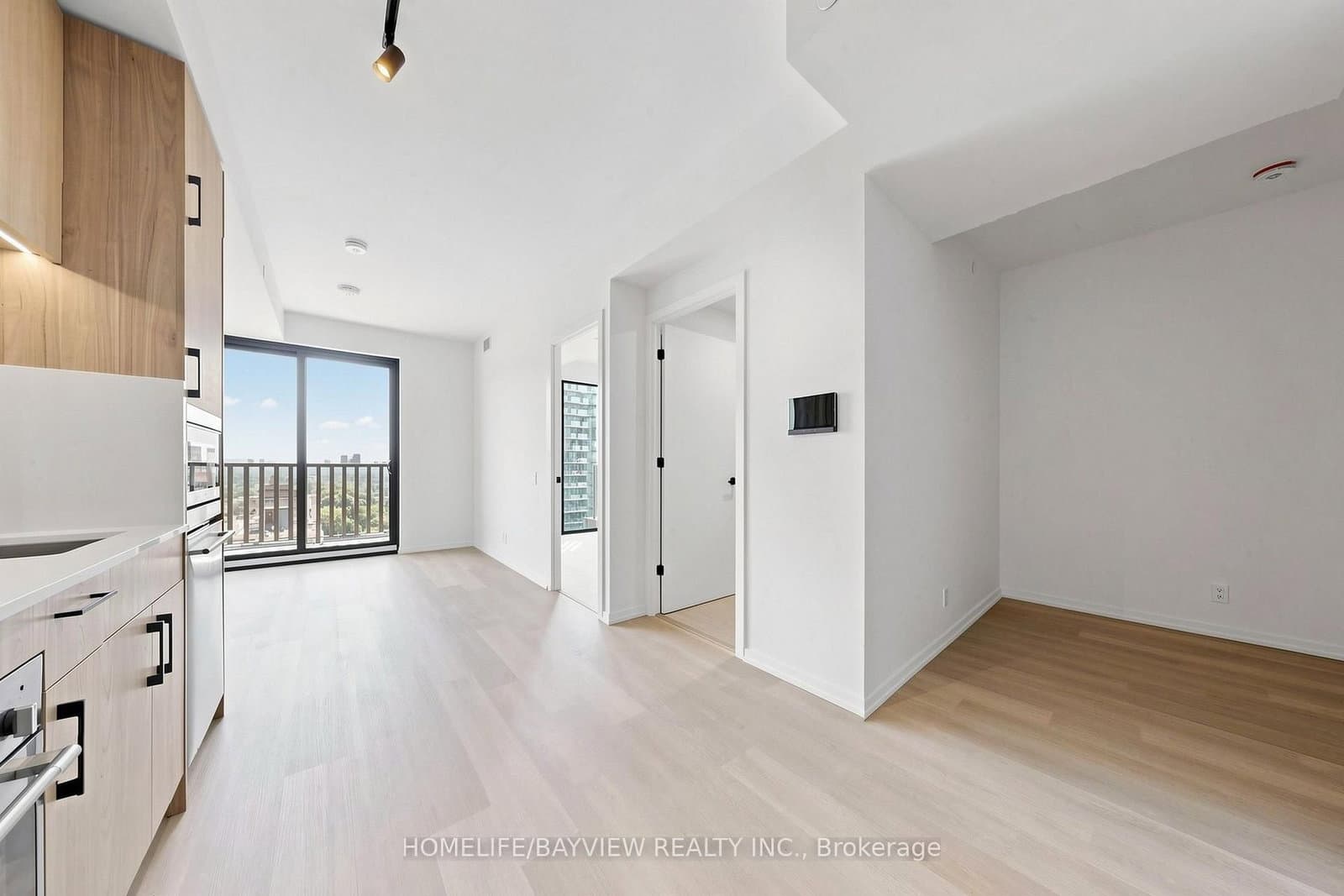 109 Erskine Avenue, Unit 1706 thumbnail 9