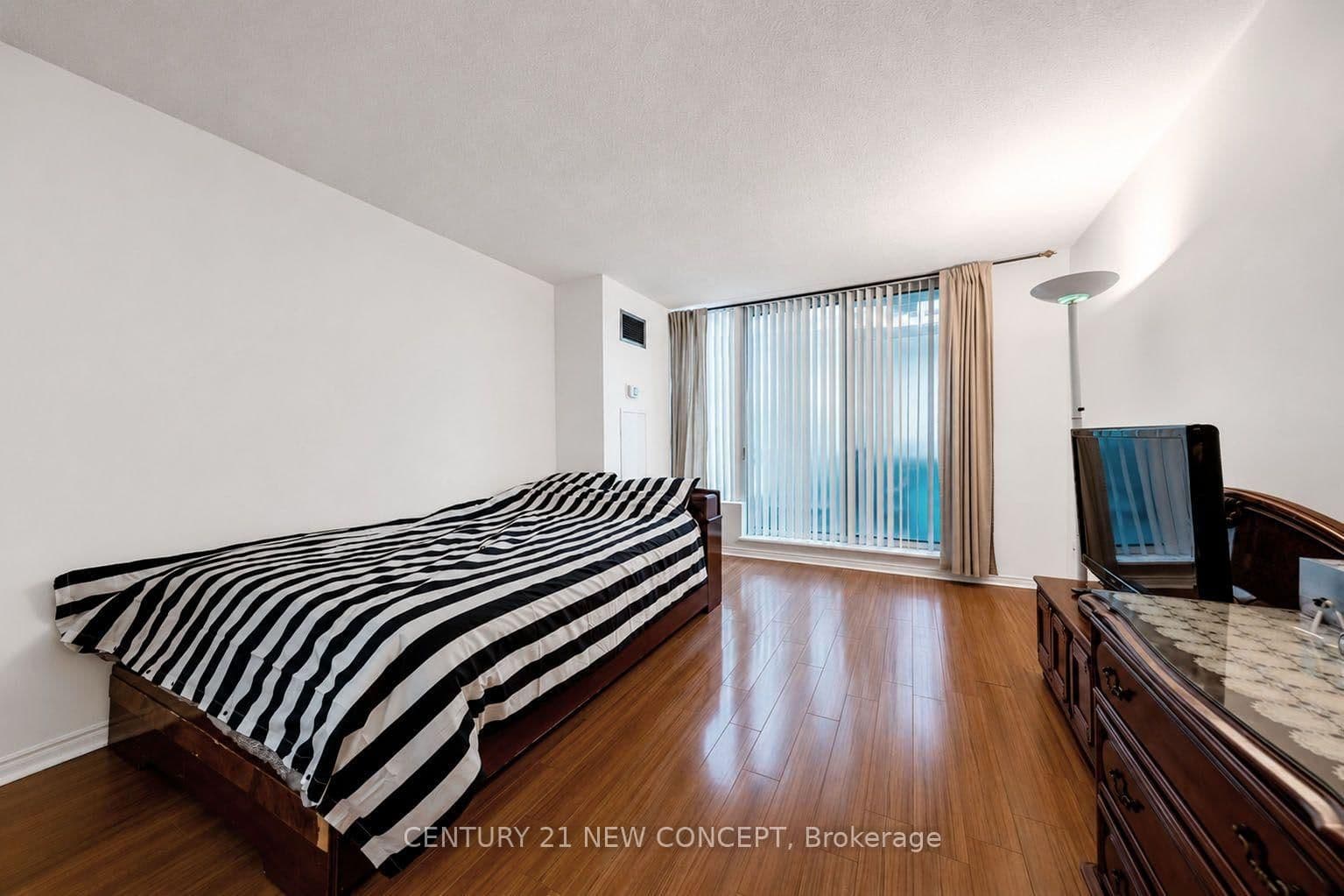 5765 Yonge Street, Unit 101 thumbnail 16