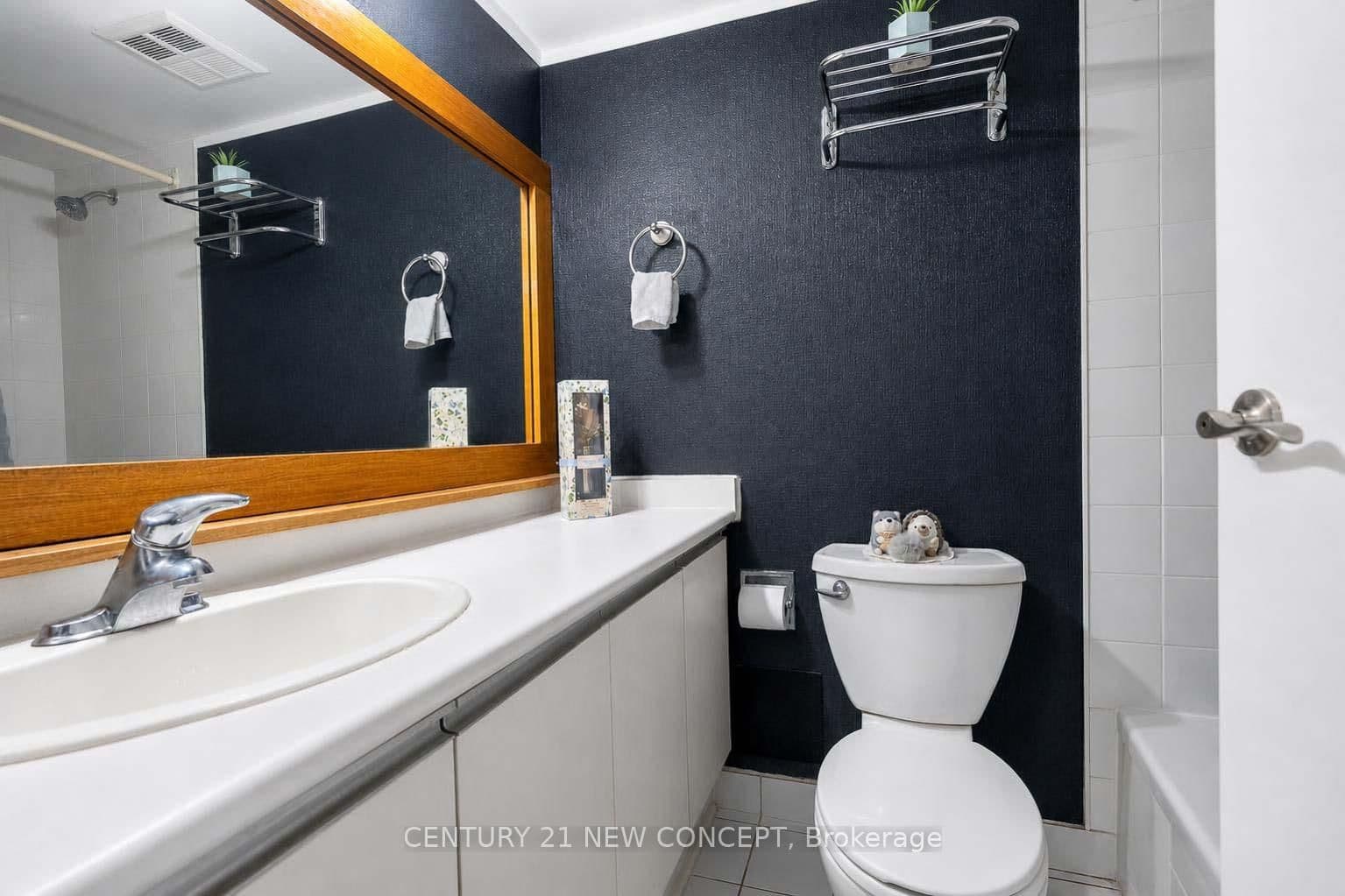 5765 Yonge Street, Unit 101 thumbnail 24
