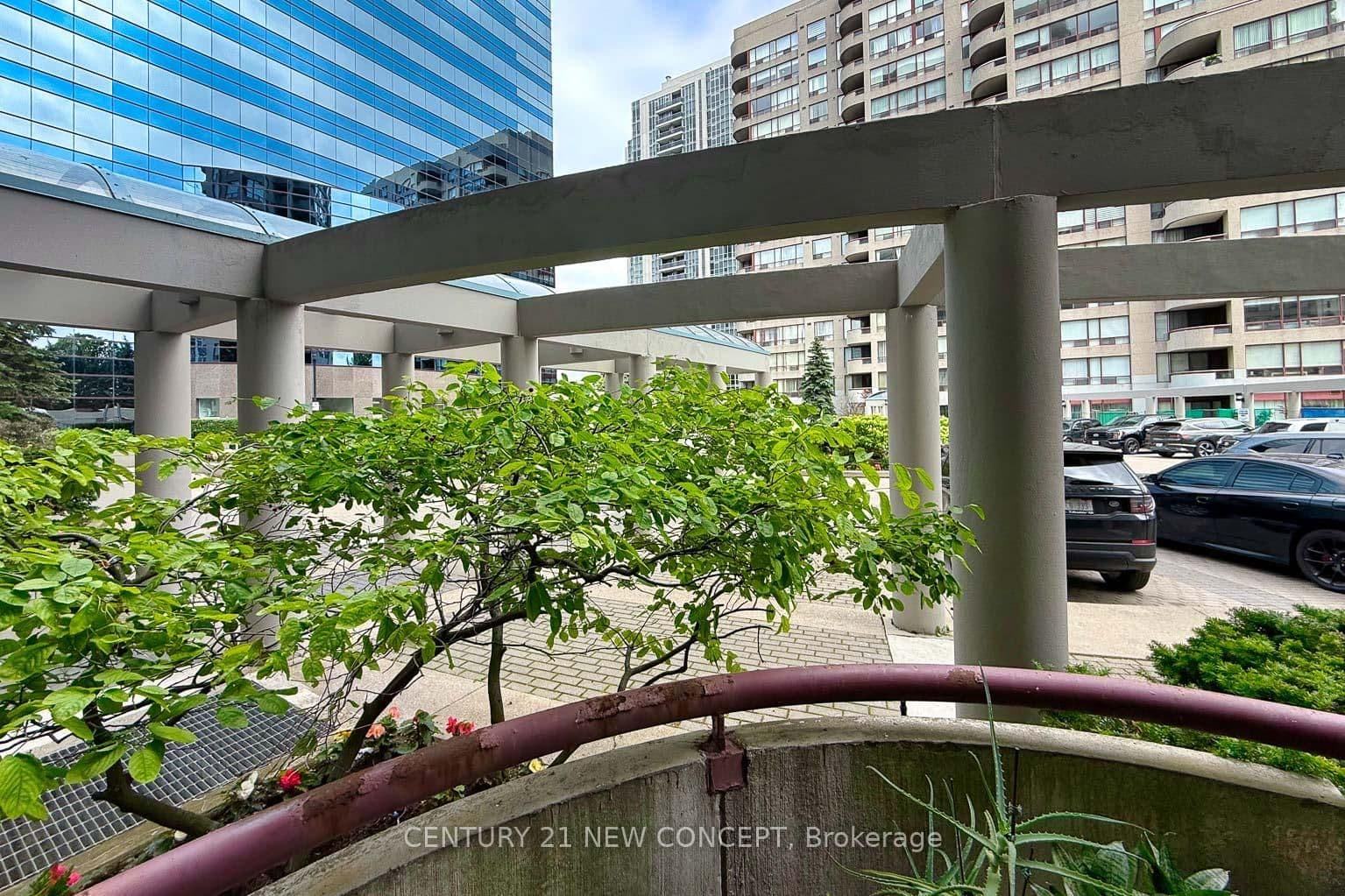 5765 Yonge Street, Unit 101 thumbnail 27