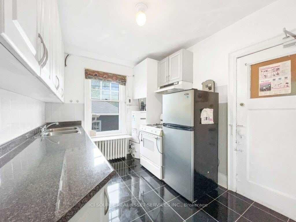 12 Kendal Avenue, Unit 5 thumbnail 19