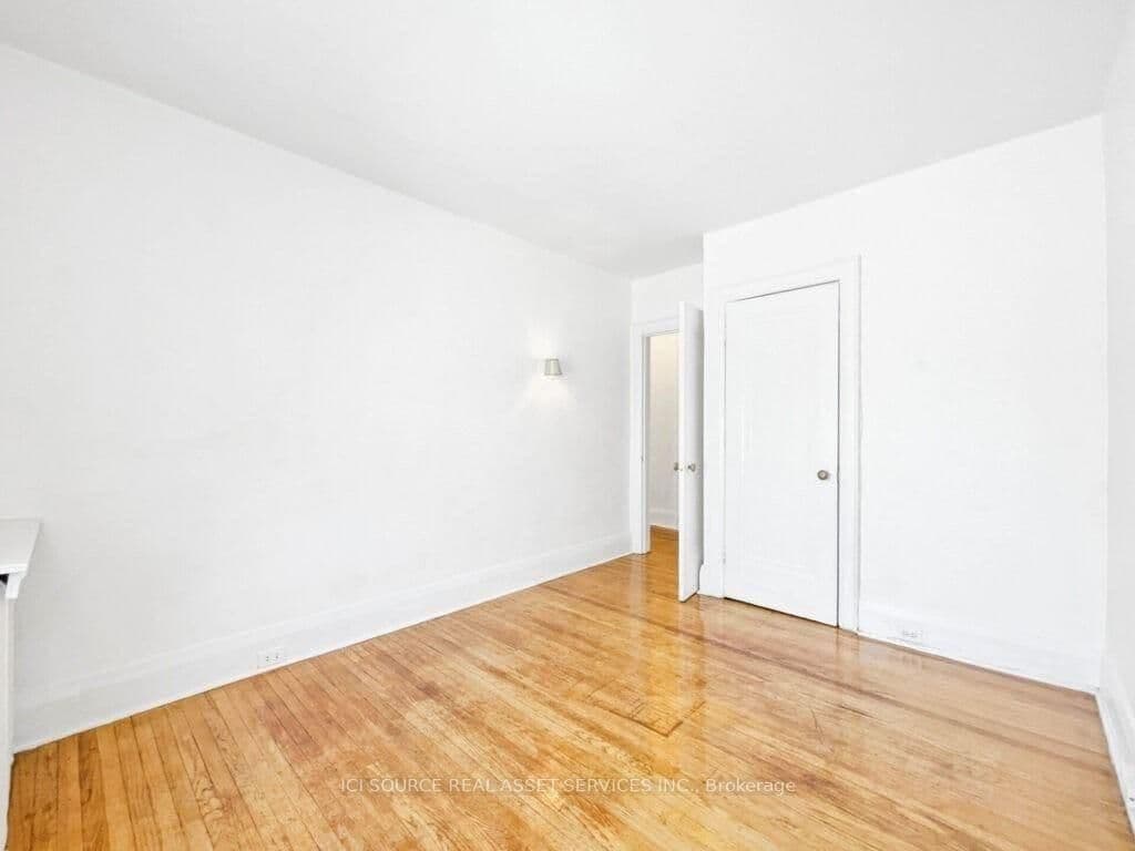 12 Kendal Avenue, Unit 5 thumbnail 4