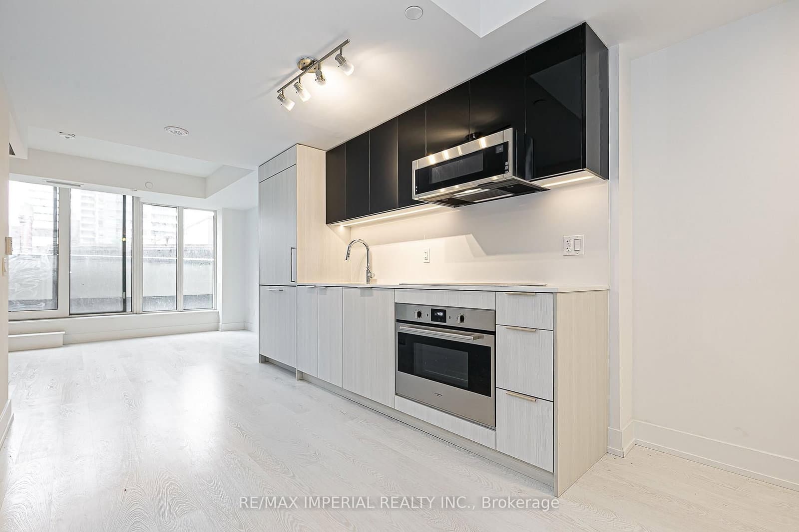 308 Jarvis Street, Unit 305 thumbnail 11