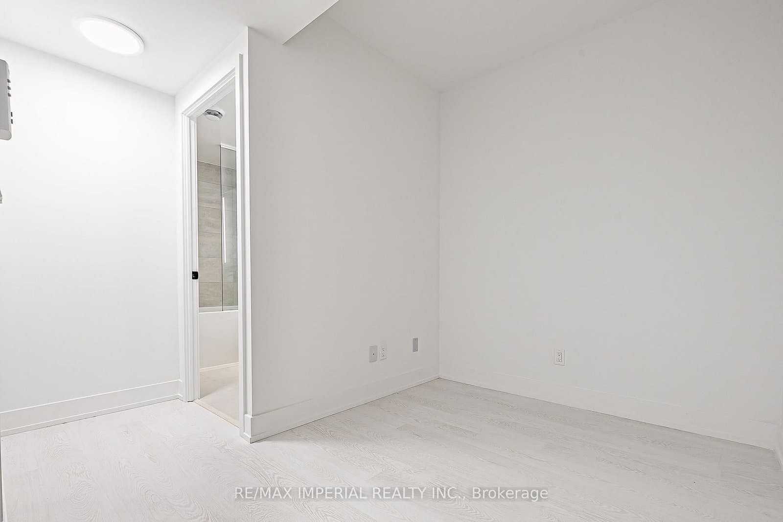 308 Jarvis Street, Unit 305 thumbnail 24