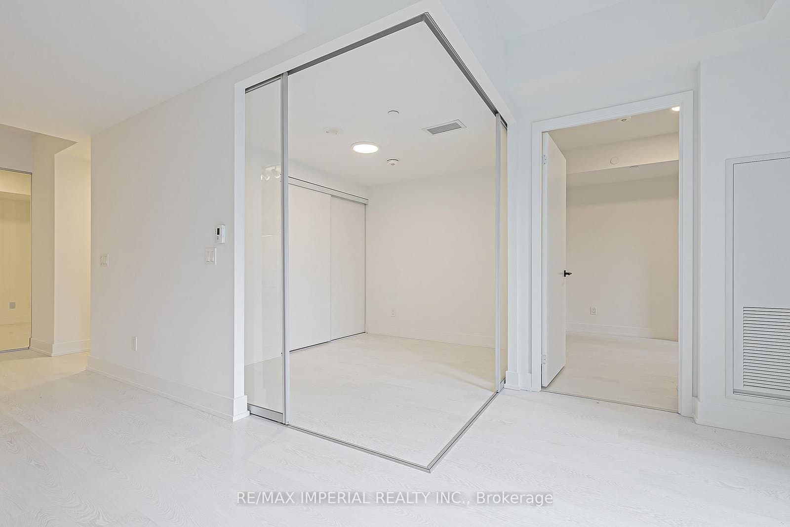 308 Jarvis Street, Unit 305 thumbnail 29