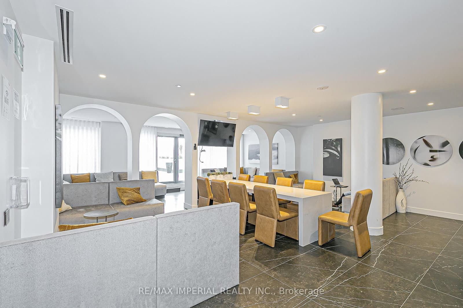 308 Jarvis Street, Unit 305 thumbnail 40