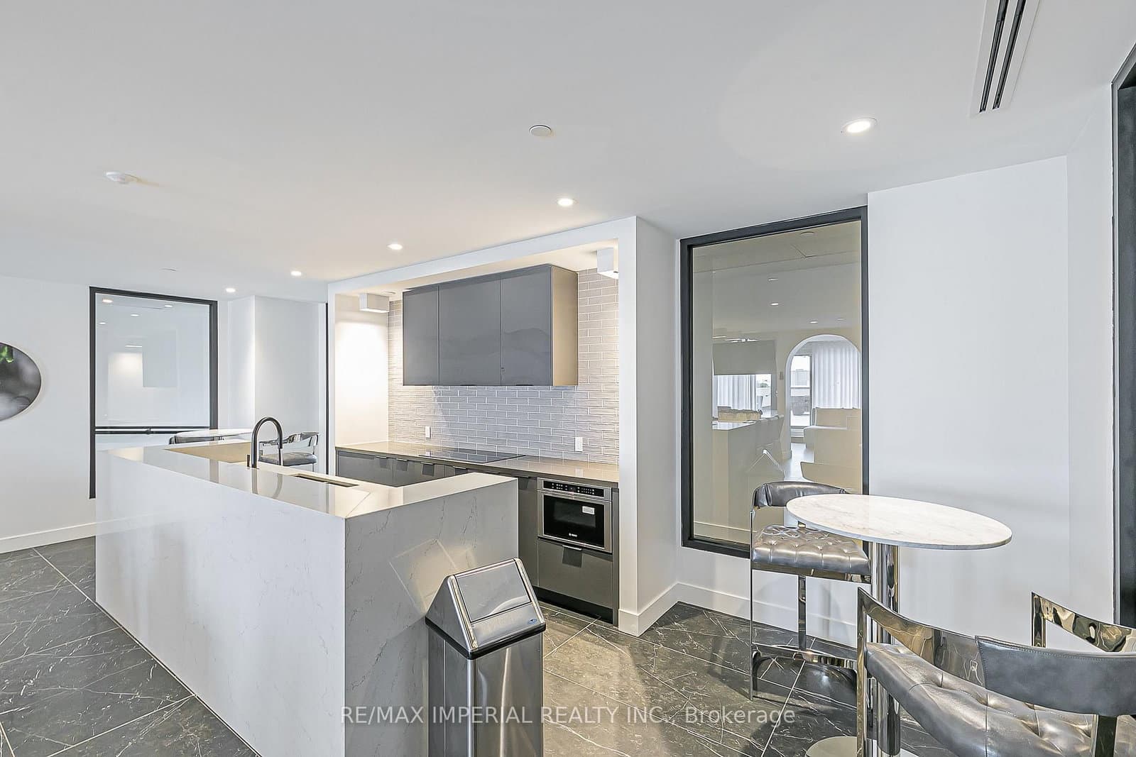 308 Jarvis Street, Unit 305 thumbnail 41