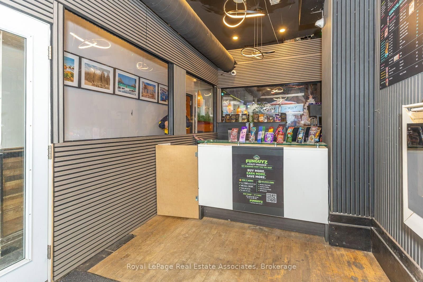 592 Queen Street W thumbnail 7