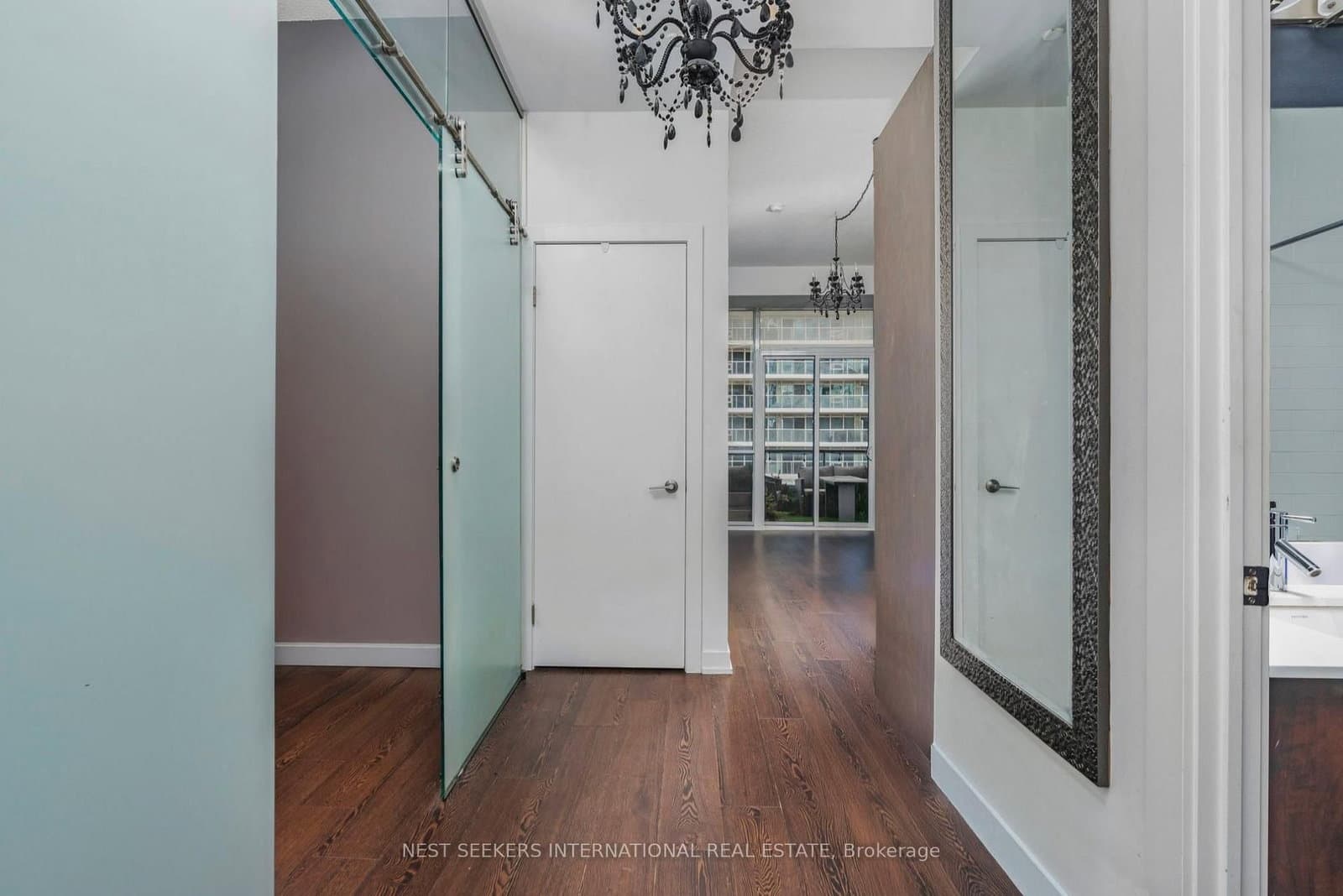 20 Bruyeres Mews, Unit 705 thumbnail 11