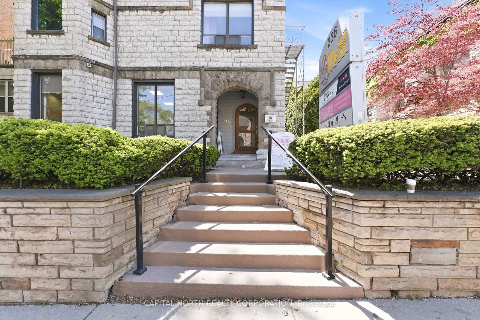 236 Avenue Road, Unit 2nd Floor OPT B thumbnail 3