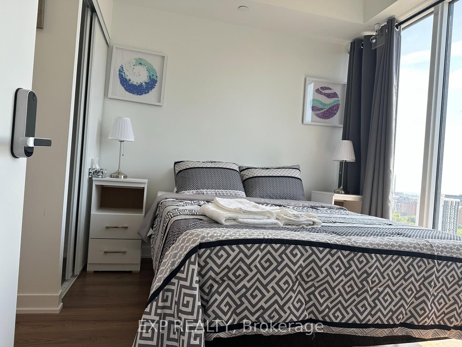 319 Jarvis Street, Unit 2517 thumbnail 10