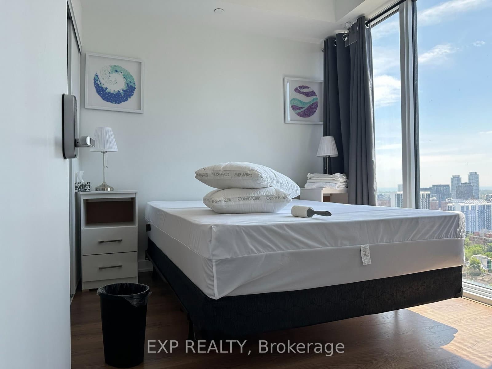 319 Jarvis Street, Unit 2517 thumbnail 4