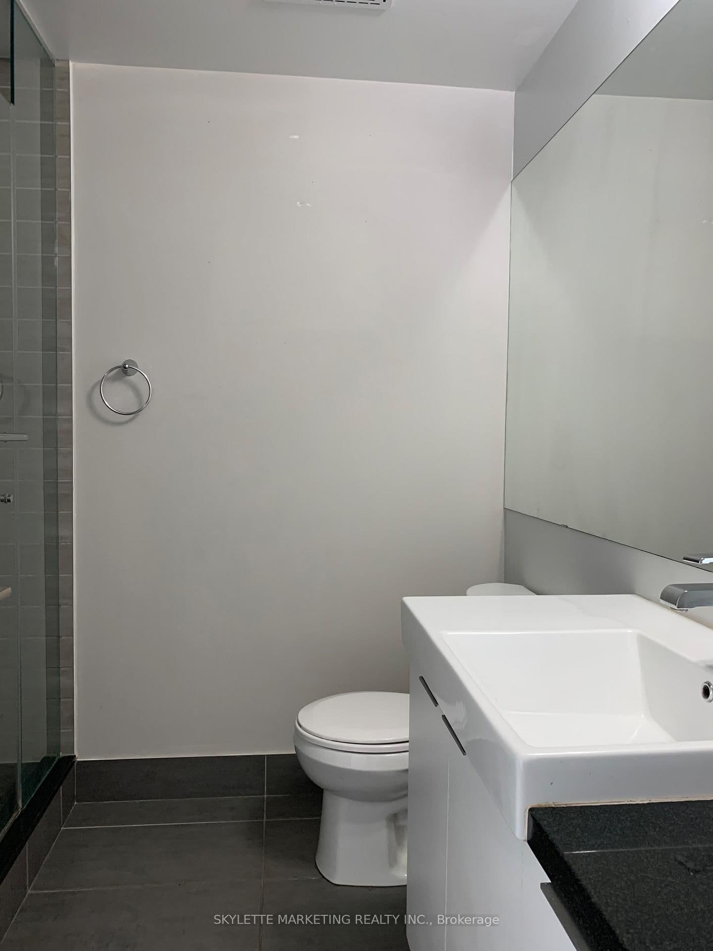 478 King Street W, Unit 1017 thumbnail 11