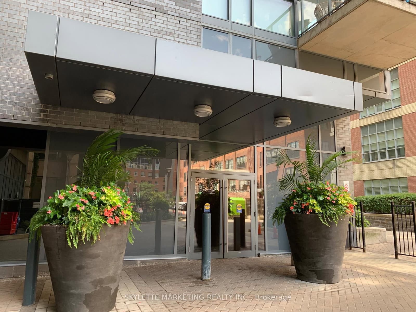 478 King Street W, Unit 1017 thumbnail 2