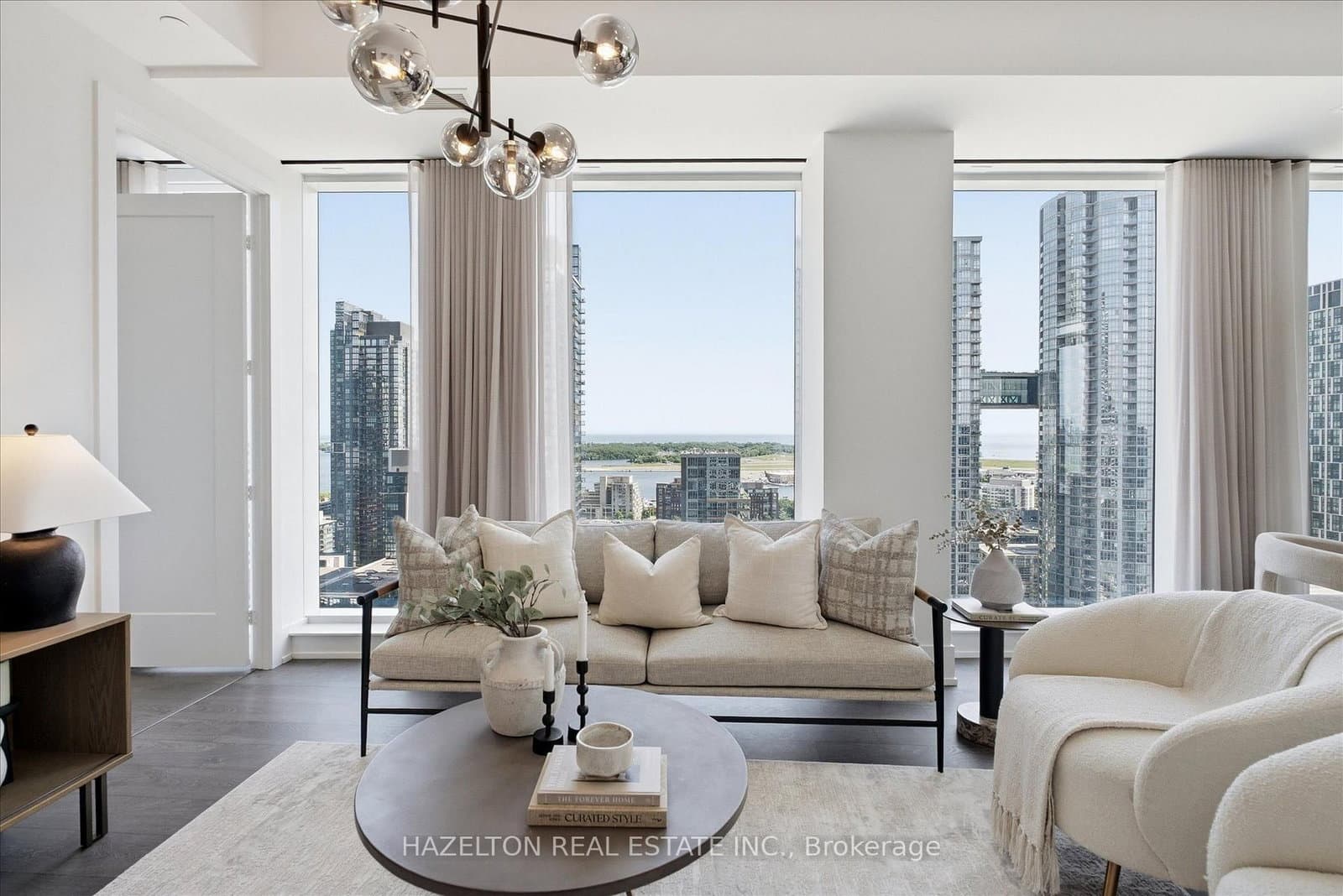 #1915 - 480 Front Street W