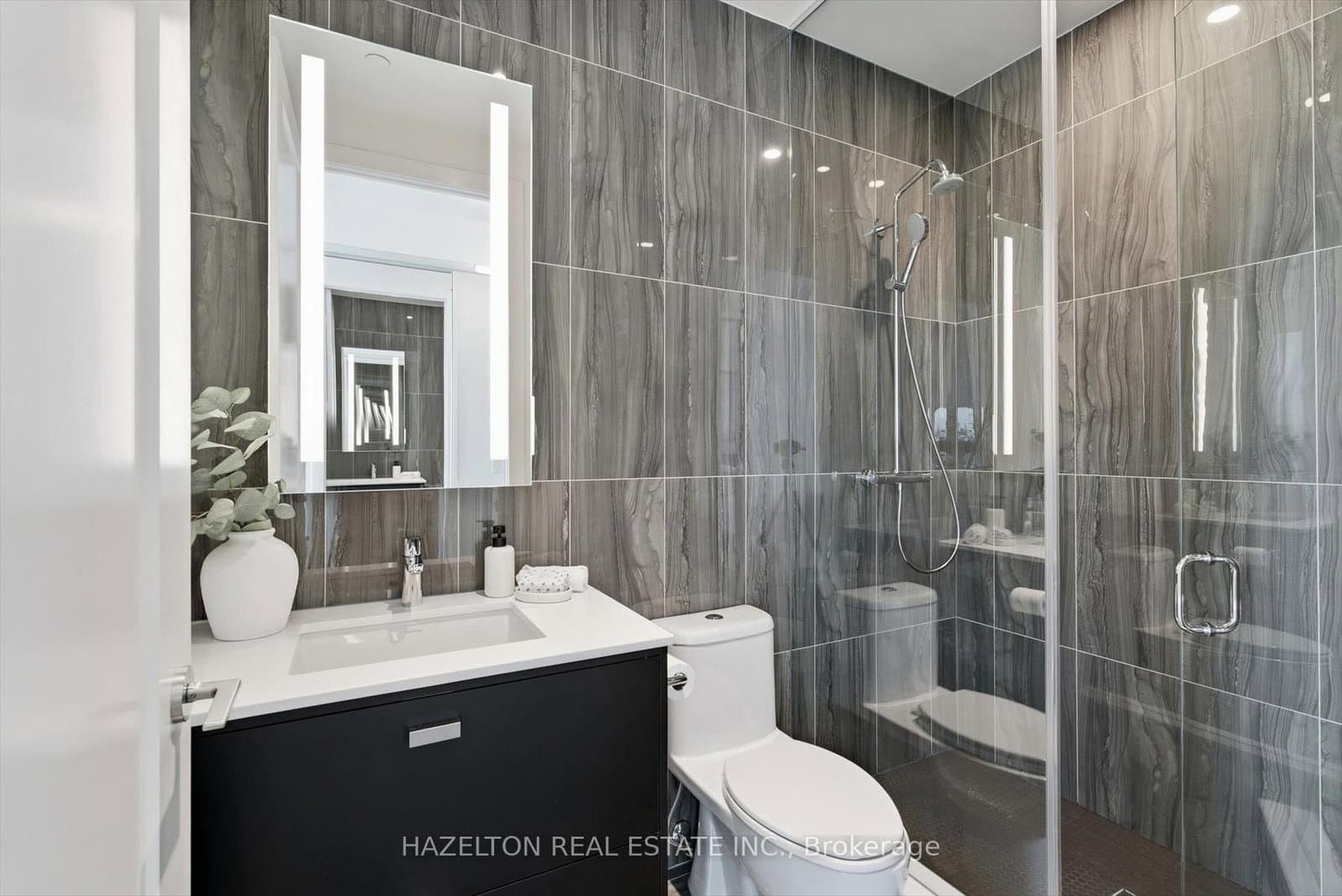 480 Front Street W, Unit 1915 thumbnail 29