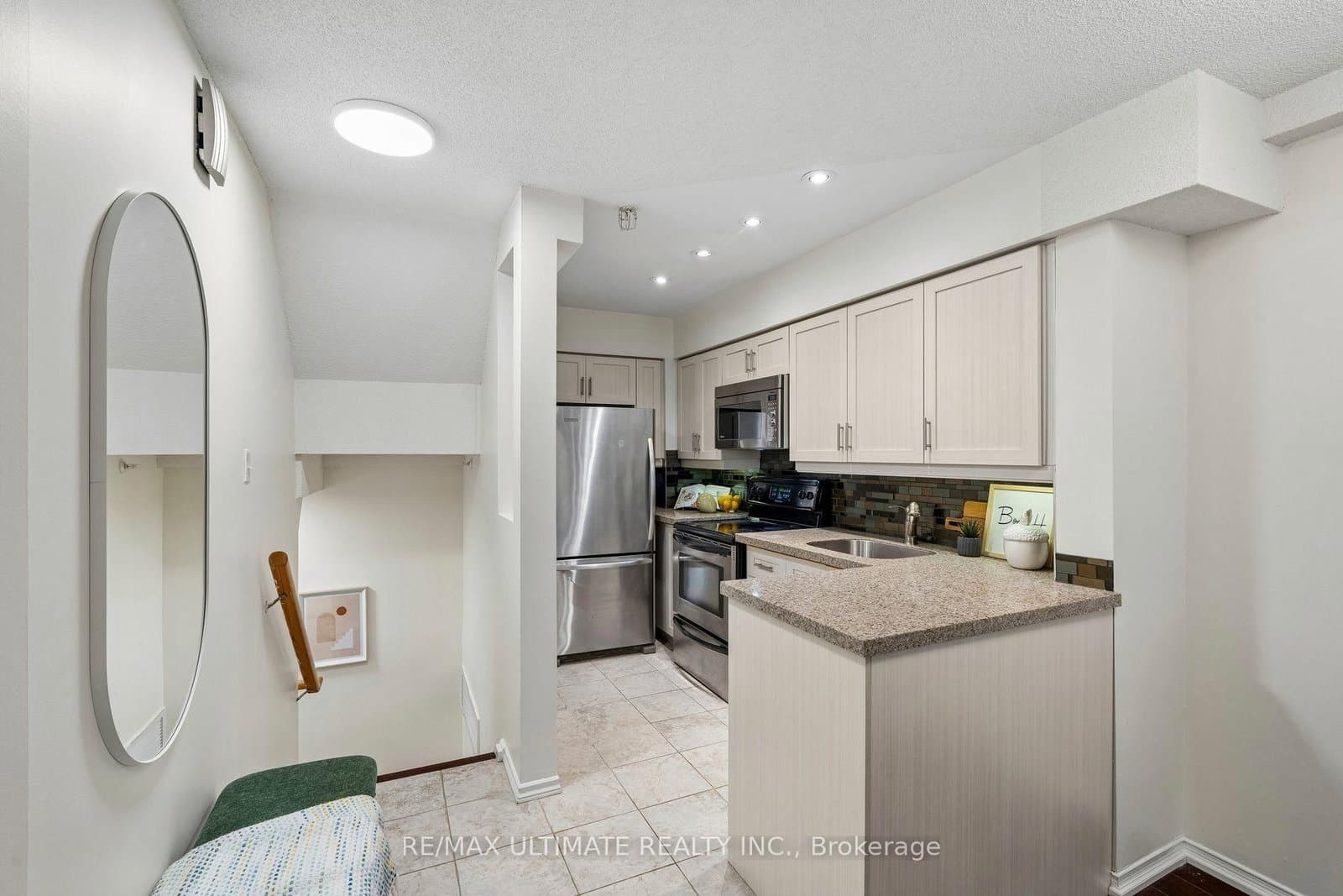 217 St. George Street, Unit 25 thumbnail 18