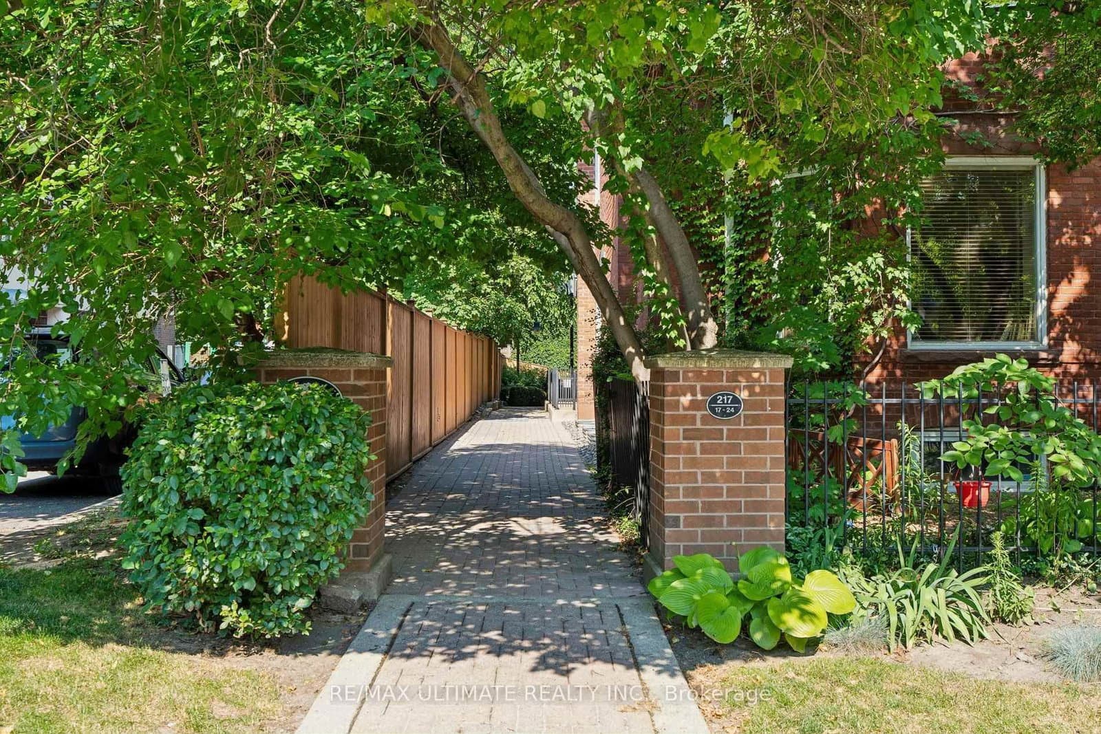 217 St. George Street, Unit 25 thumbnail 5