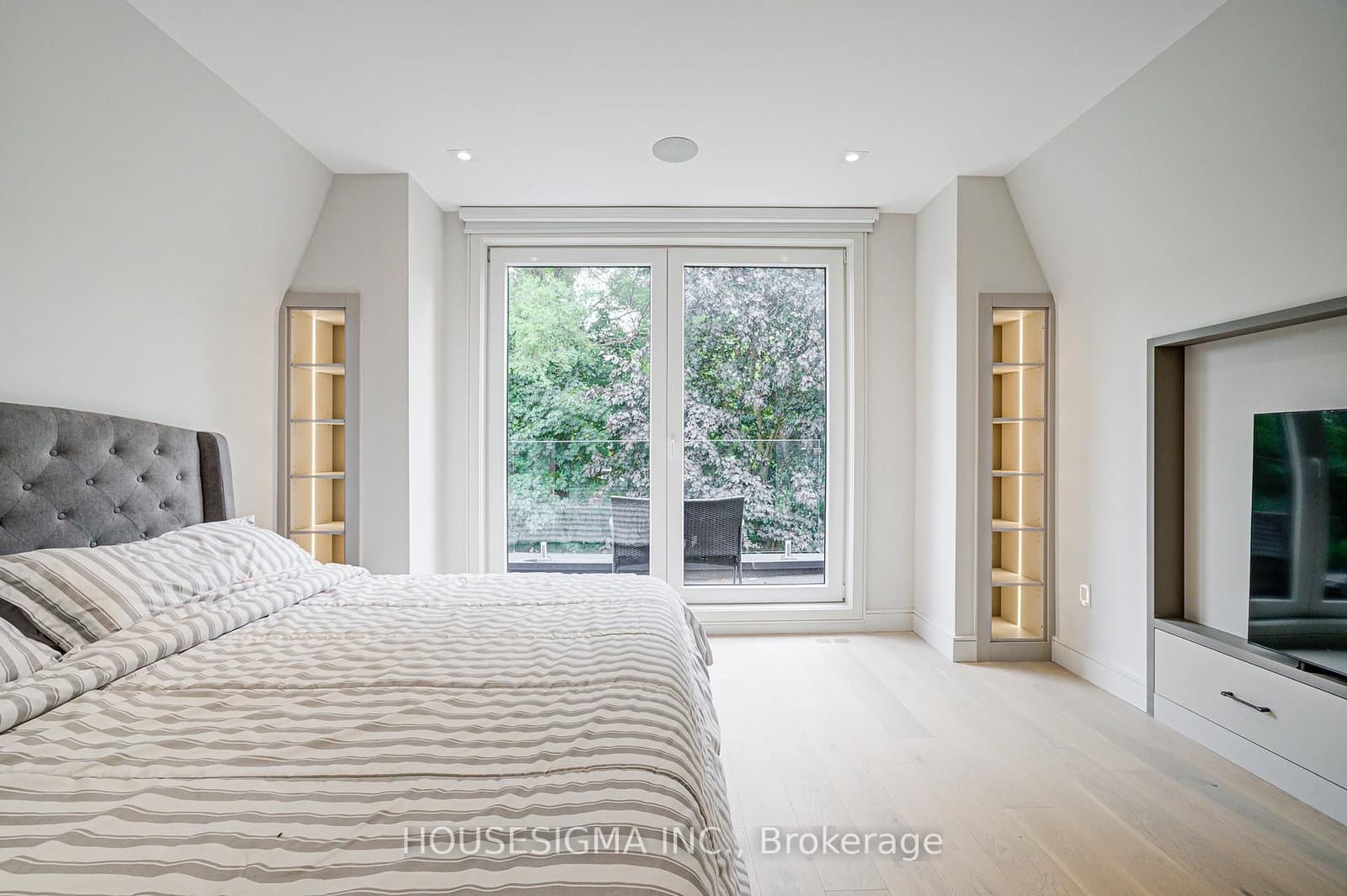 151 Dewbourne Avenue thumbnail 17