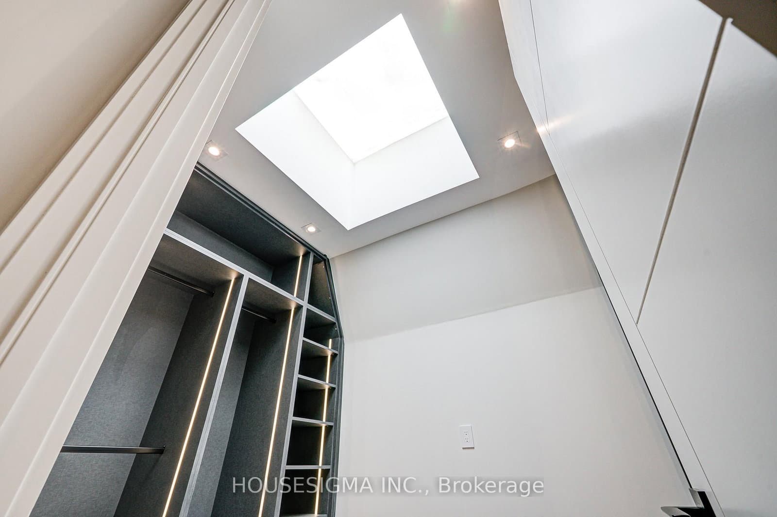 151 Dewbourne Avenue thumbnail 18