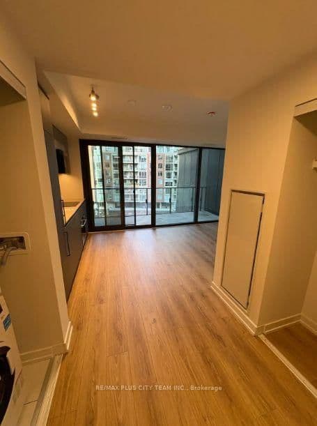 35 Parliament Street, Unit 502 - Image 1