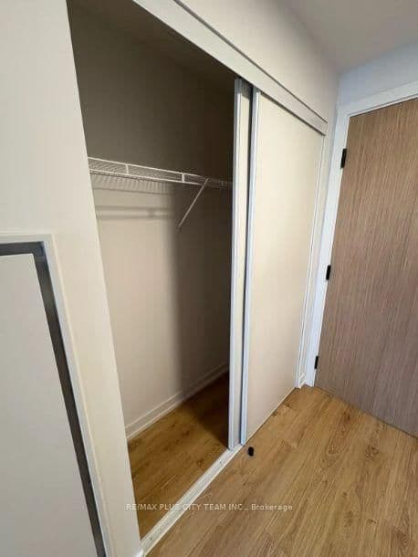 35 Parliament Street, Unit 502 thumbnail 2