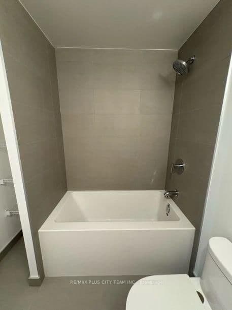 35 Parliament Street, Unit 502 thumbnail 6