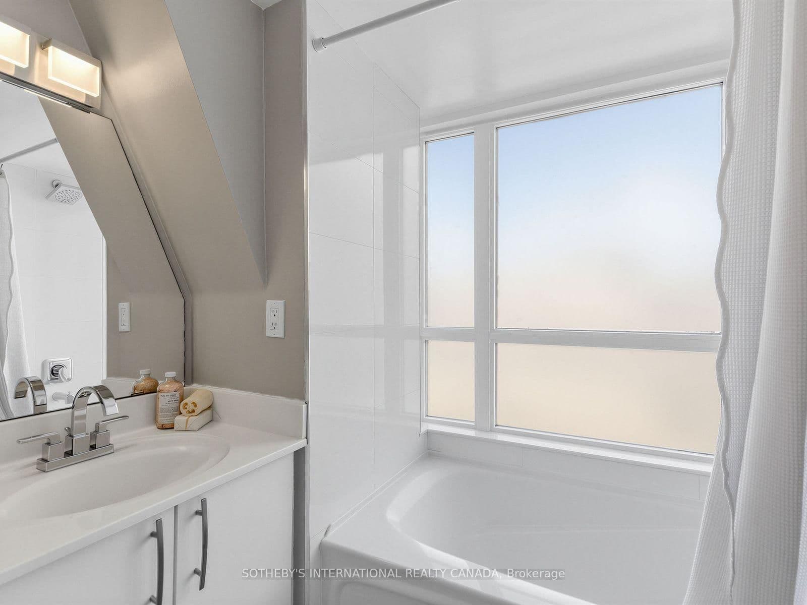 119 Merton Street, Unit 412 thumbnail 15