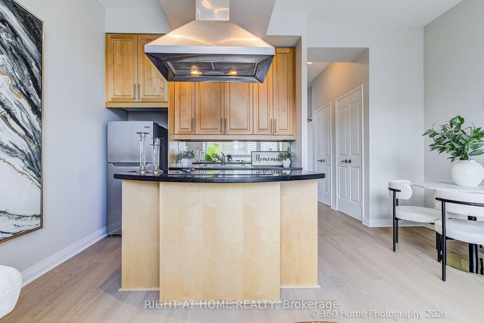 1121 Bay Street, Unit 1907 thumbnail 14