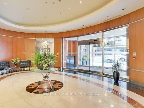 1121 Bay Street, Unit 1907 thumbnail 4