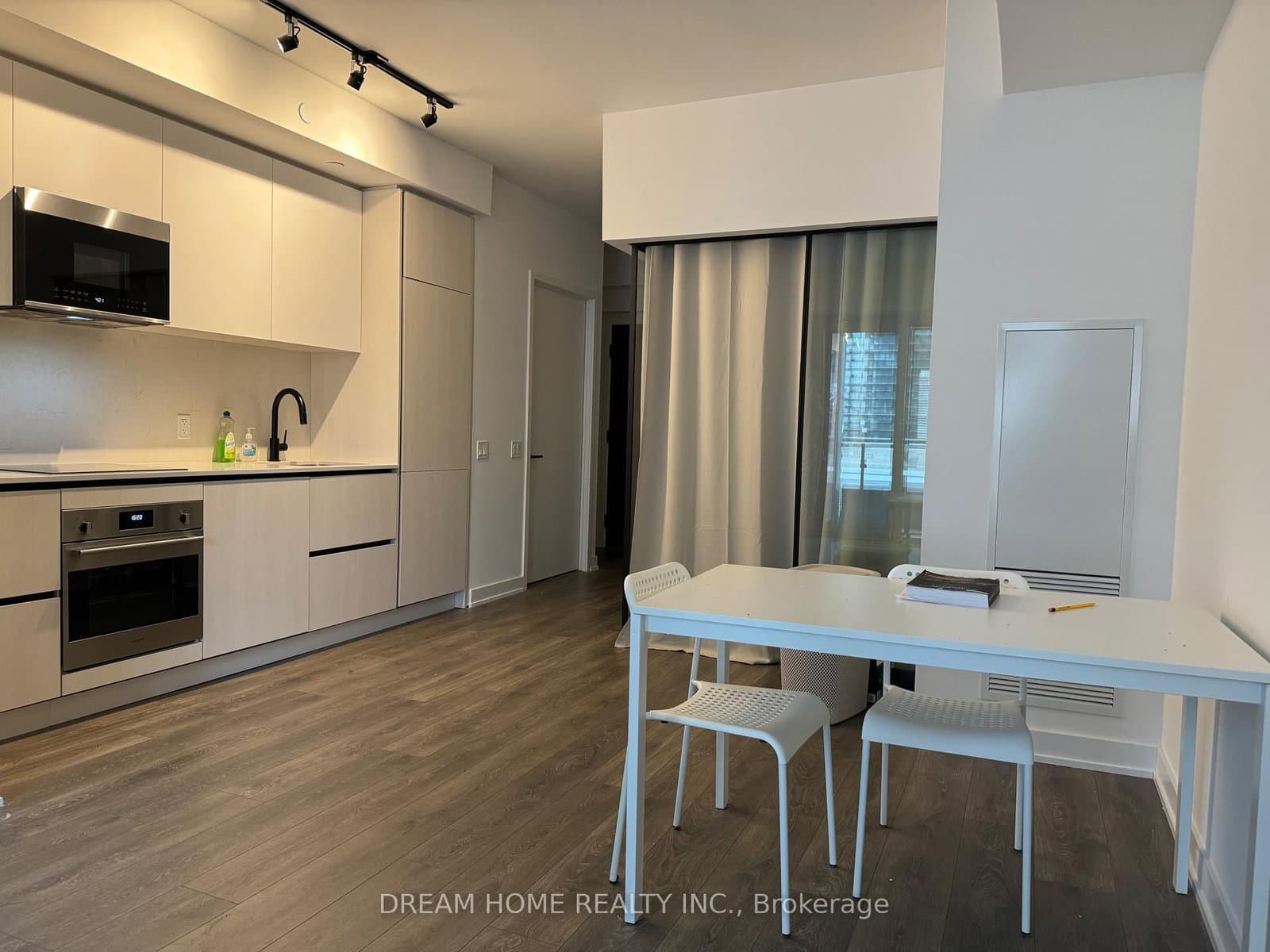 108 Peter Street, Unit 1205 thumbnail 4