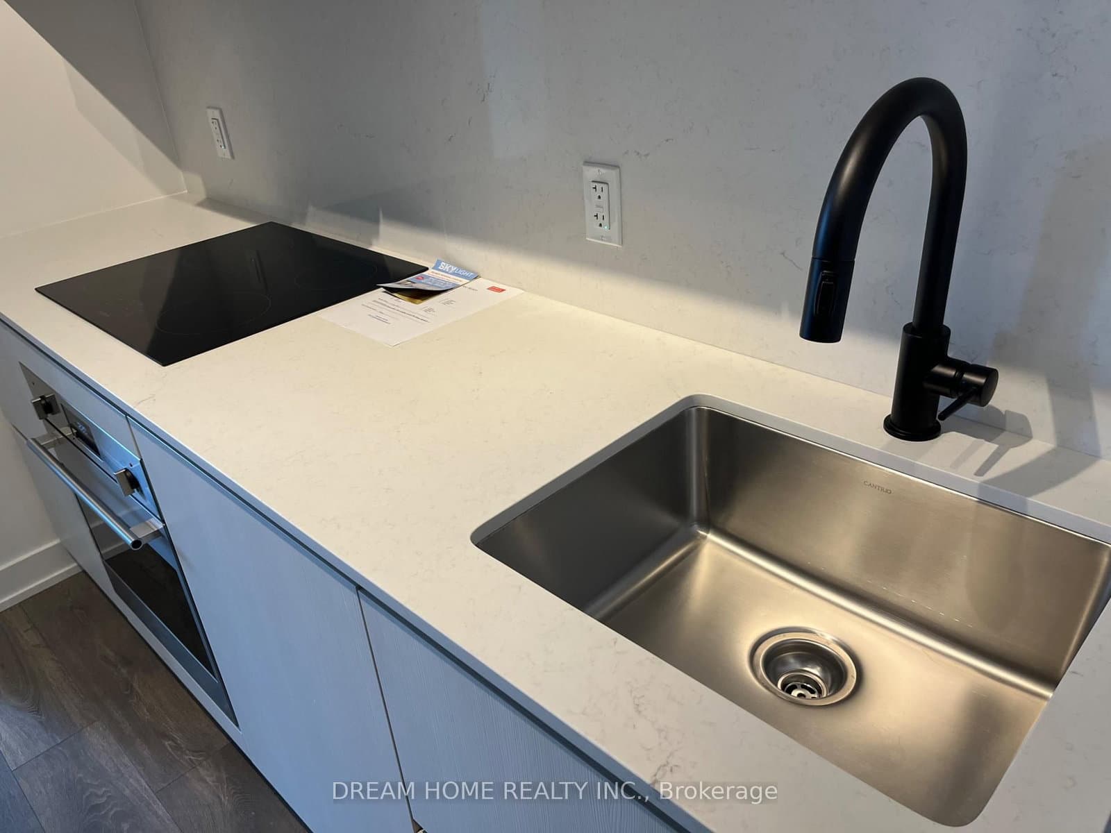 108 Peter Street, Unit 1205 thumbnail 9