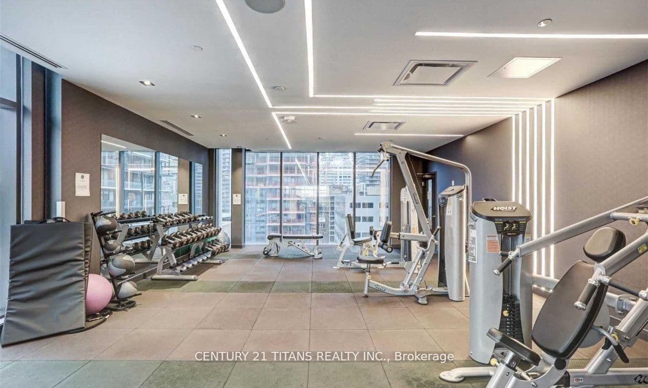 330 Richmond Street W, Unit 616 thumbnail 4