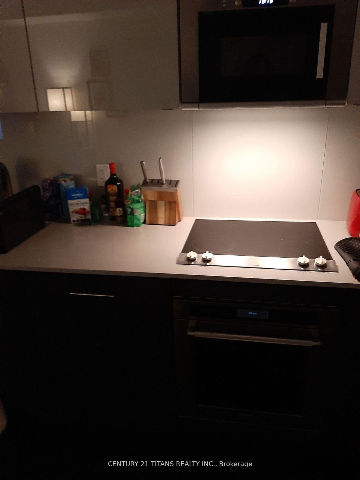 330 Richmond Street W, Unit 616 thumbnail 8