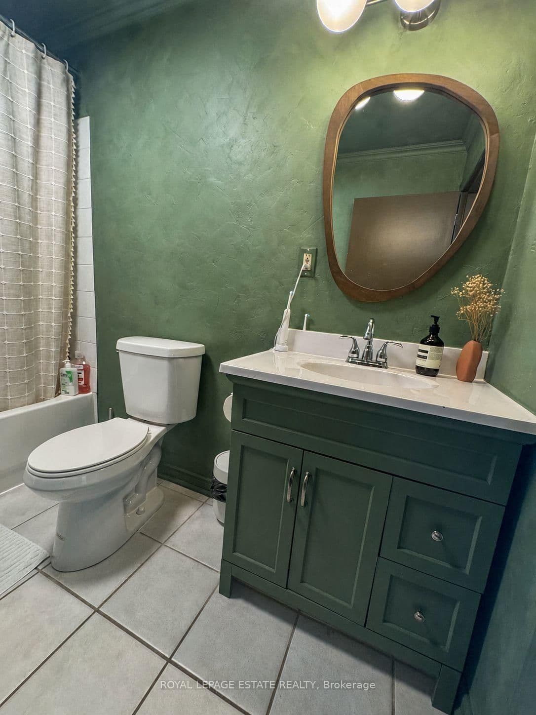 325 Queen Street E, Unit 2D thumbnail 11