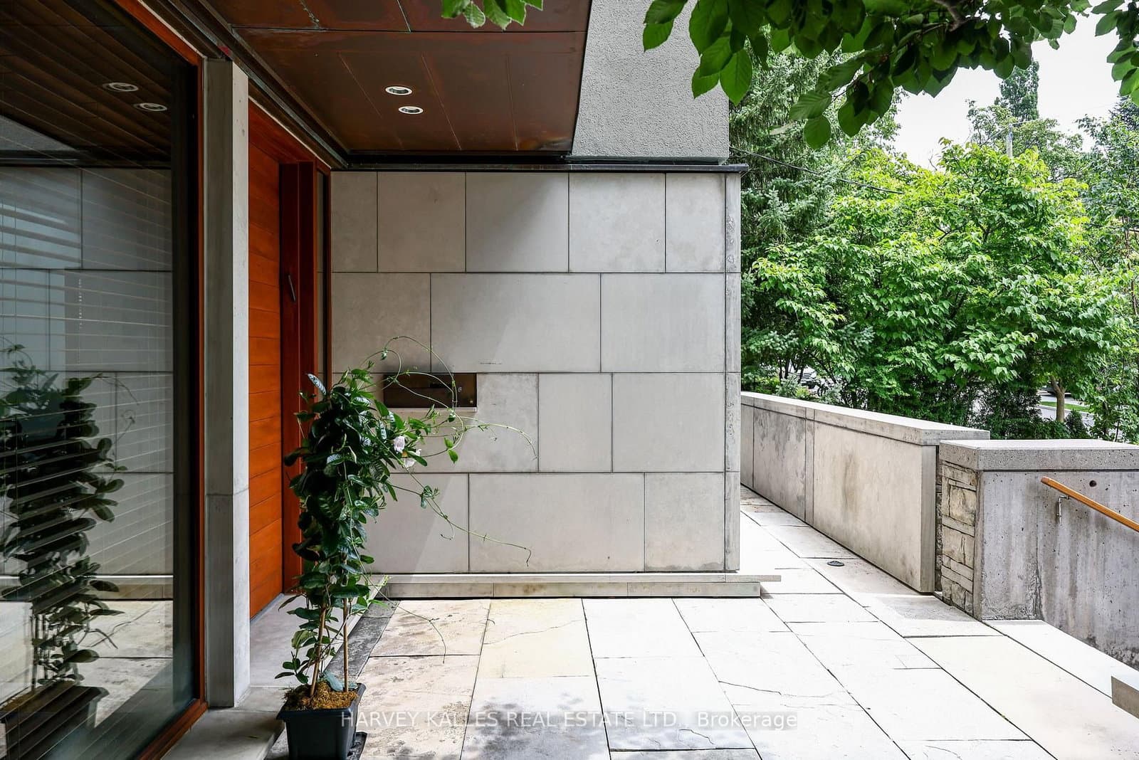 36 Millbank Avenue thumbnail 2