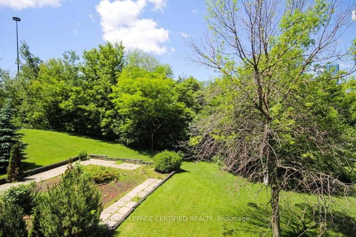 5 Shady Golfway, Unit 1610 thumbnail 22