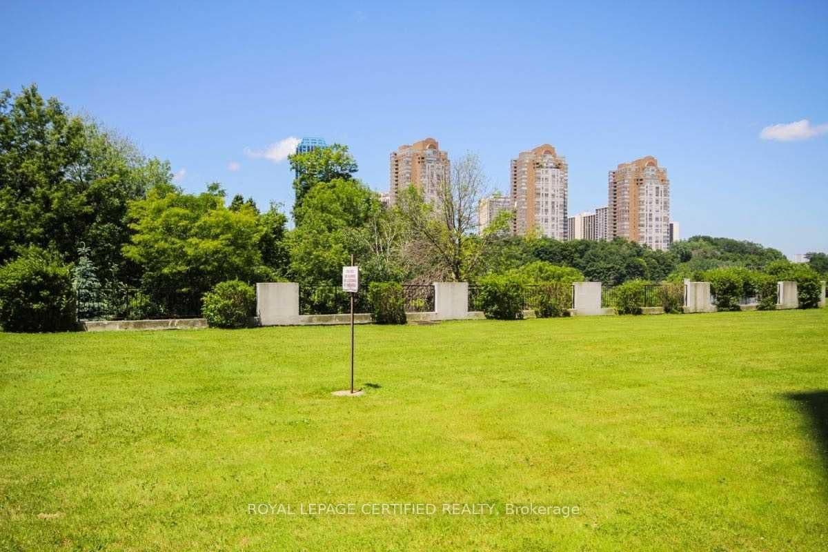 5 Shady Golfway, Unit 1610 thumbnail 23