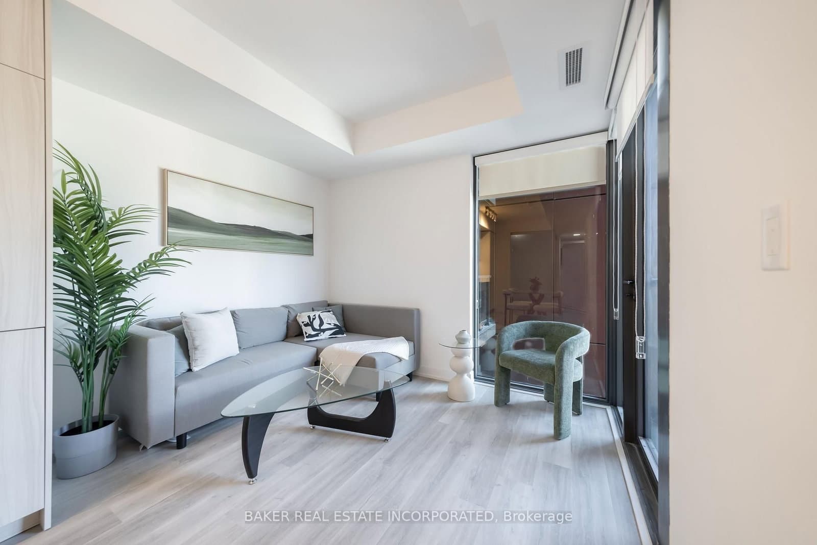 28 Eastern Avenue, Unit 824 thumbnail 2