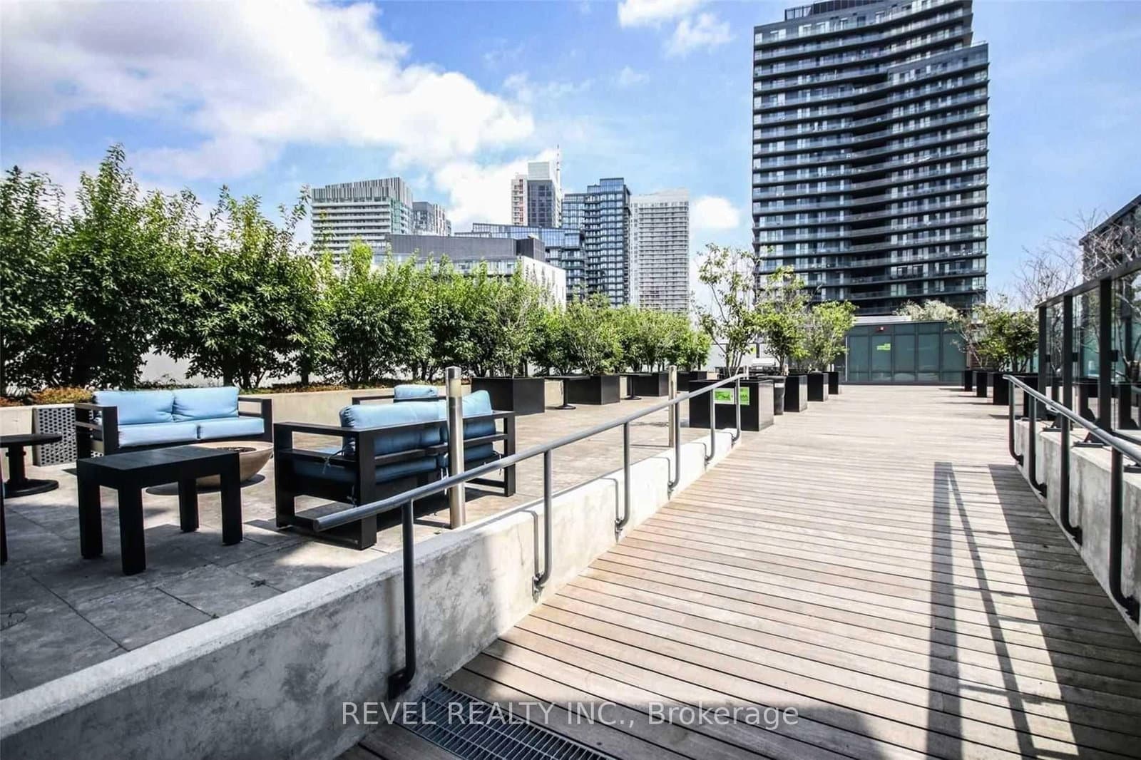 50 Bruyeres Mews, Unit 215 thumbnail 18