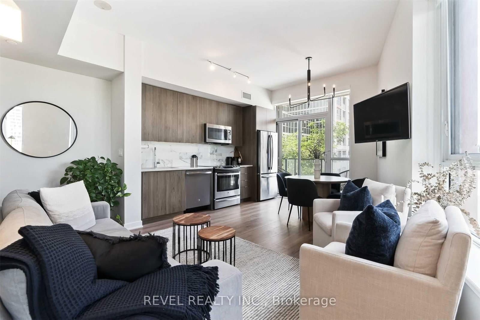 50 Bruyeres Mews, Unit 215 thumbnail 7