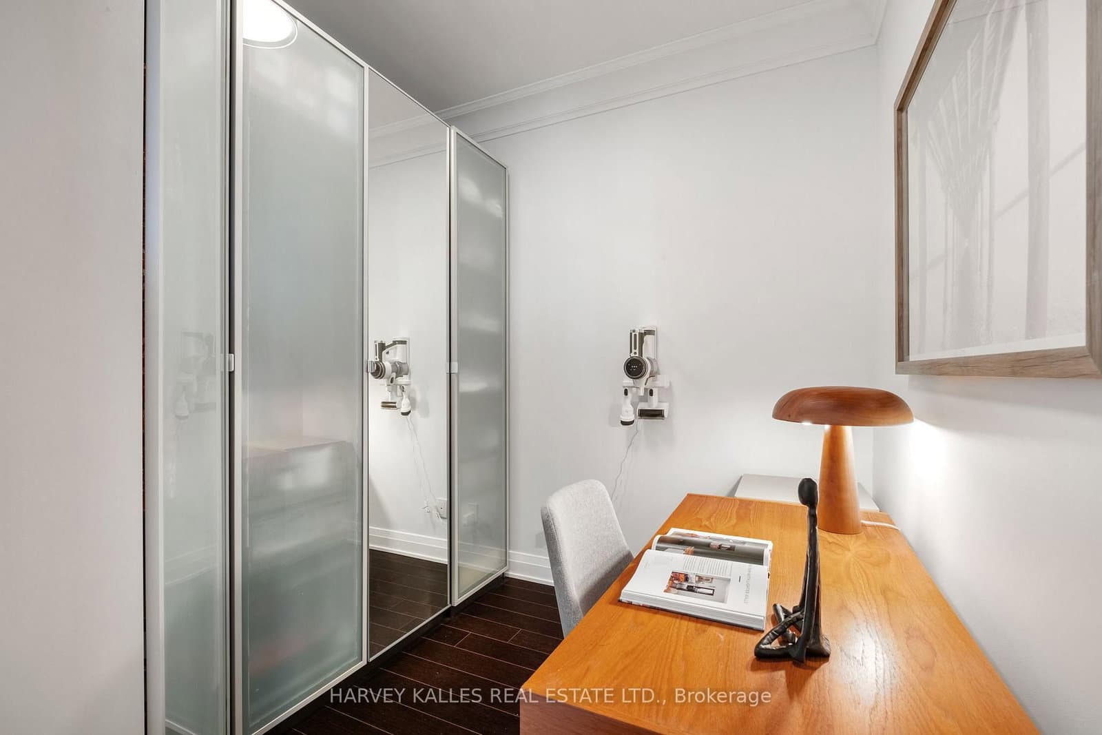 530 St Clair Avenue W, Unit 1602 thumbnail 11