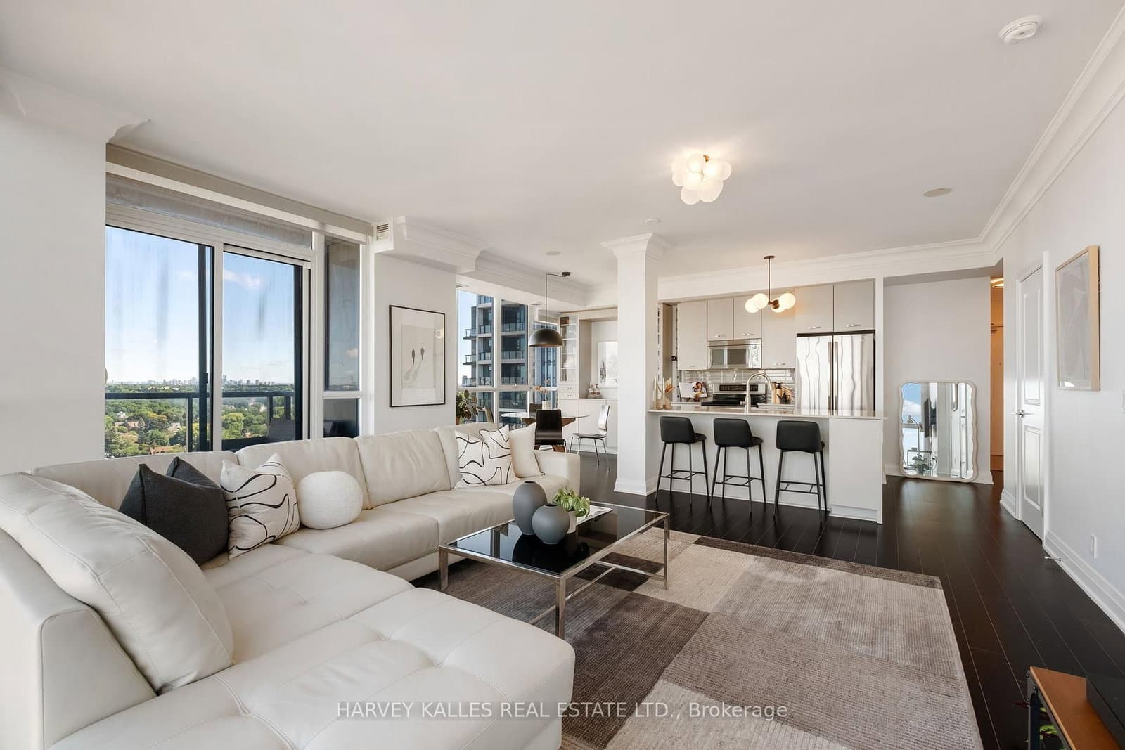 530 St Clair Avenue W, Unit 1602 thumbnail 4