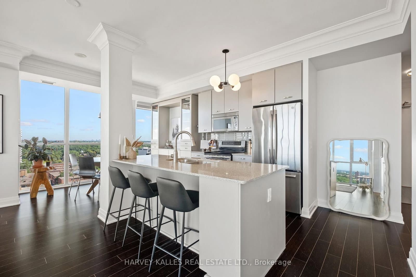 530 St Clair Avenue W, Unit 1602 thumbnail 5