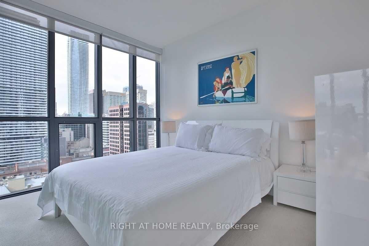110 Charles Street E, Unit 1903 thumbnail 13